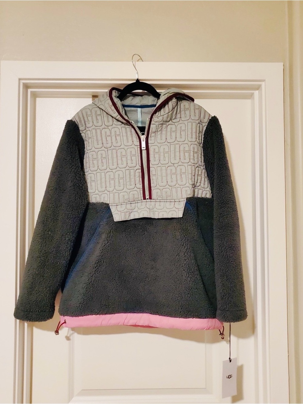 UGG women’s Iggy Sherpa pullover size M